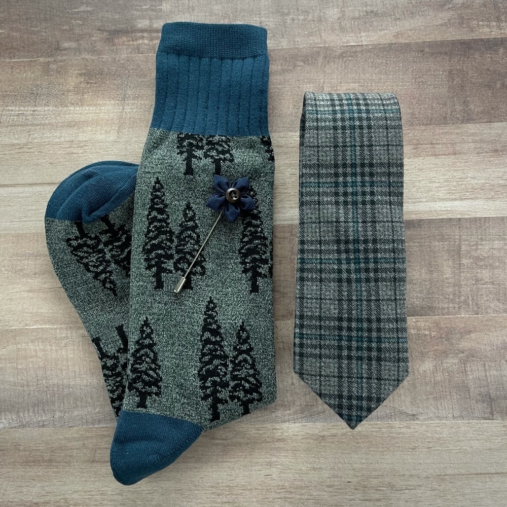 Men's Grey & Blue Tartan Tie, Pine Tree Socks & Lapel Pin Set